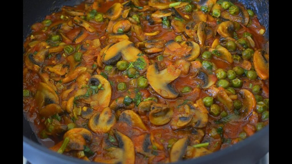 MUSHROOM AND GREEN PEAS CURRY / VEGAN RECIPE BY BLUEBELL RECIPES