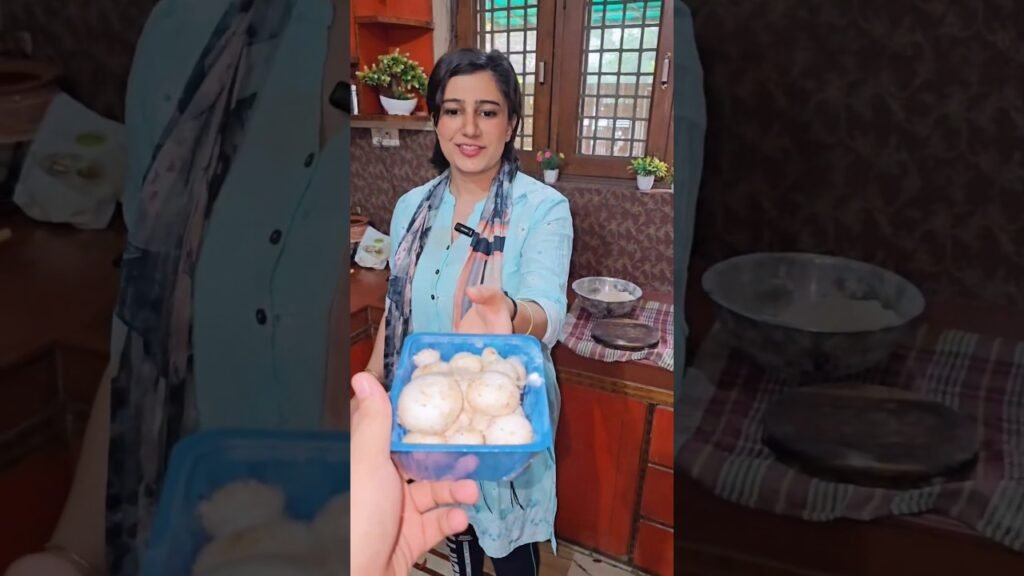 Chilli mushroom recipe 😋 #food #healthyfood #shorts #chillimushroom #mushroom #recipes