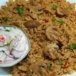 மஷ்ரூம் பிரியாணி | தயிர் பச்சடி | Mushroom Biryani in Cooker in Tamil | Kalan Biryani Thayir Pachadi