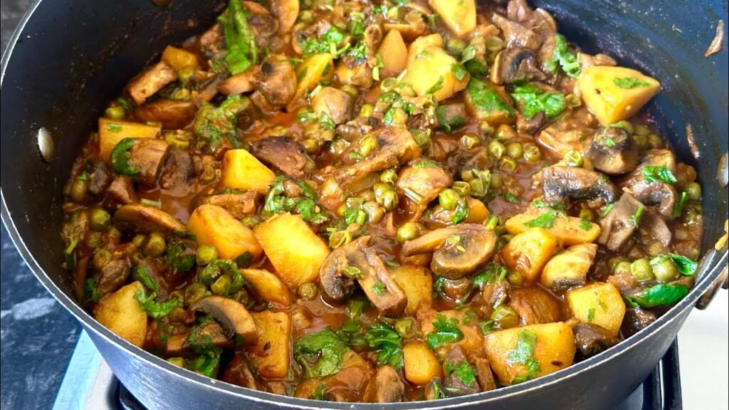 Delicious Button Mushroom Potato and Green Peas Curry / vegan recipe