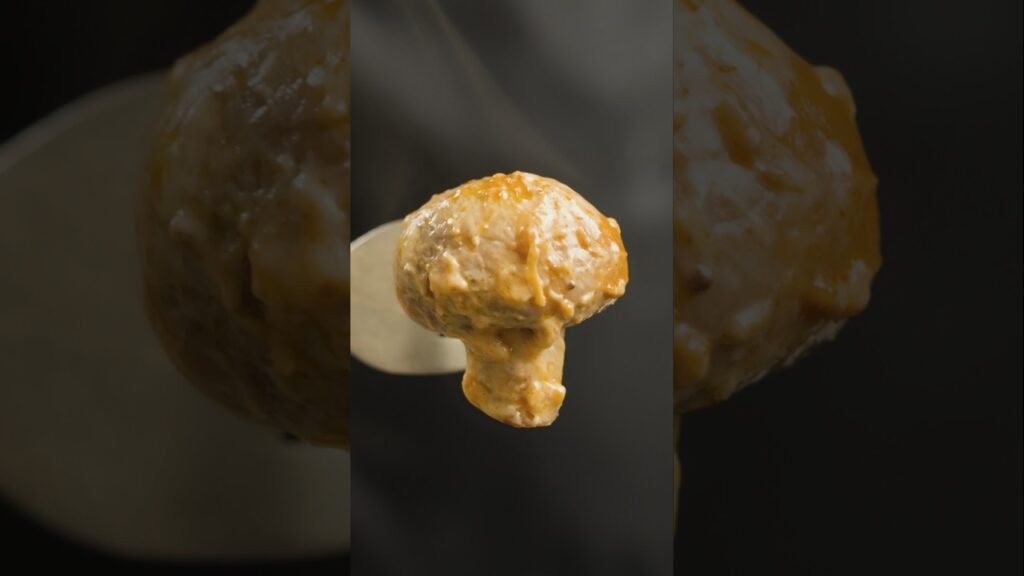 🍄 Creamy Garlic Mushroom Masala | Easy Butter Mushroom Recipe 🧄✨  #shorts #mushroomrecipe