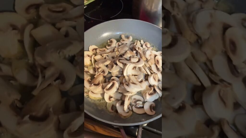 Mushroom risotto with crispy, baked chicken🔥